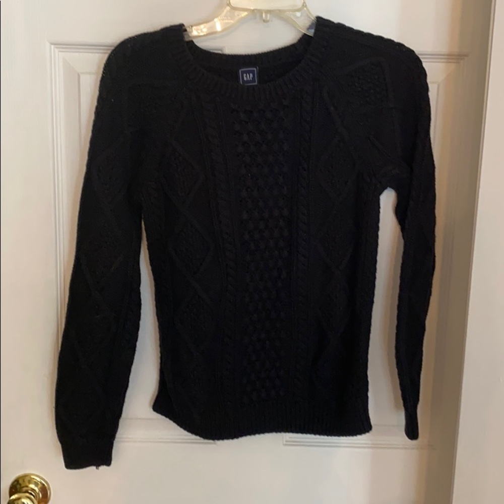 Gap sweater